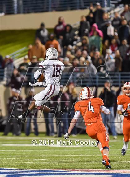 Thumbnail 1 in Cameron Yoe vs. Teague (UIL D3 Quarterfinal) photogallery.