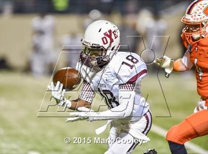 Thumbnail 1 in Cameron Yoe vs. Teague (UIL D3 Quarterfinal) photogallery.