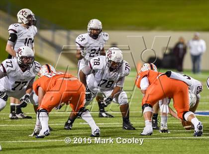 Thumbnail 2 in Cameron Yoe vs. Teague (UIL D3 Quarterfinal) photogallery.