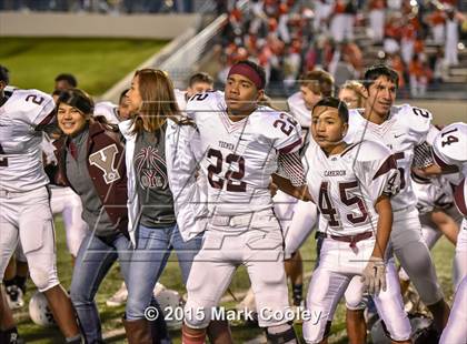 Thumbnail 2 in Cameron Yoe vs. Teague (UIL D3 Quarterfinal) photogallery.