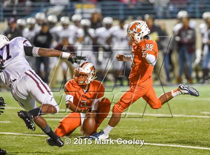 Thumbnail 3 in Cameron Yoe vs. Teague (UIL D3 Quarterfinal) photogallery.