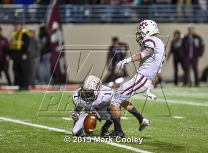 Thumbnail 2 in Cameron Yoe vs. Teague (UIL D3 Quarterfinal) photogallery.