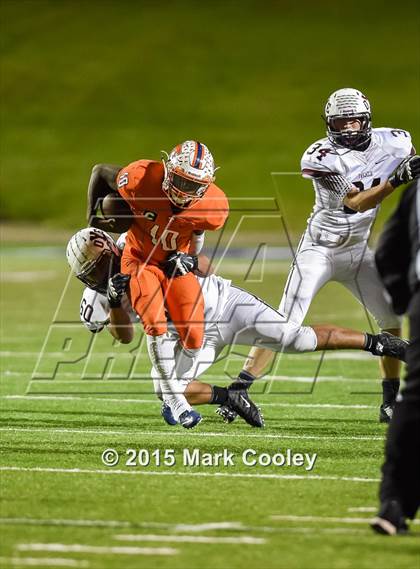 Thumbnail 3 in Cameron Yoe vs. Teague (UIL D3 Quarterfinal) photogallery.