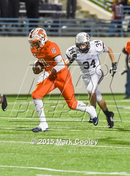 Thumbnail 3 in Cameron Yoe vs. Teague (UIL D3 Quarterfinal) photogallery.