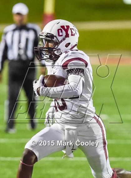 Thumbnail 3 in Cameron Yoe vs. Teague (UIL D3 Quarterfinal) photogallery.