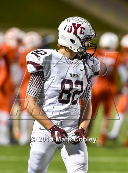 Thumbnail 2 in Cameron Yoe vs. Teague (UIL D3 Quarterfinal) photogallery.