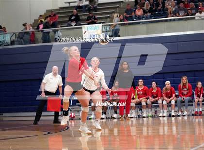 Thumbnail 2 in Splendora vs. Carthage (UIL 4A Regional Semifinal) photogallery.