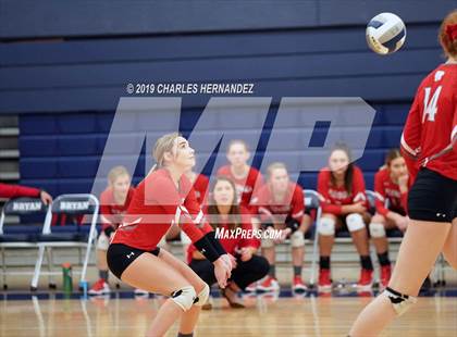 Thumbnail 2 in Splendora vs. Carthage (UIL 4A Regional Semifinal) photogallery.