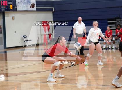 Thumbnail 1 in Splendora vs. Carthage (UIL 4A Regional Semifinal) photogallery.