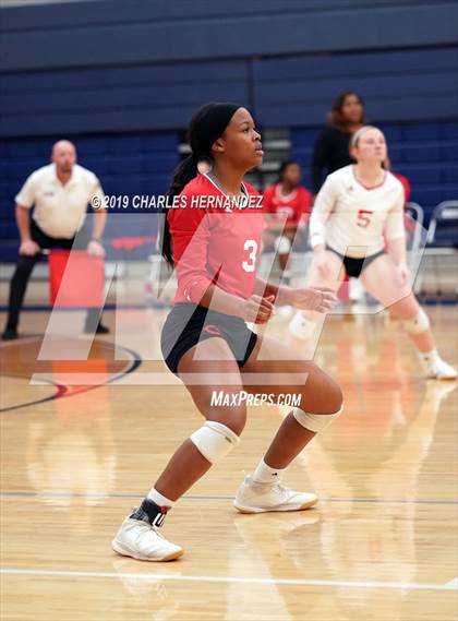 Thumbnail 2 in Splendora vs. Carthage (UIL 4A Regional Semifinal) photogallery.