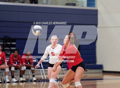 Thumbnail 1 in Splendora vs. Carthage (UIL 4A Regional Semifinal) photogallery.