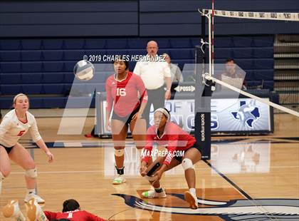 Thumbnail 2 in Splendora vs. Carthage (UIL 4A Regional Semifinal) photogallery.