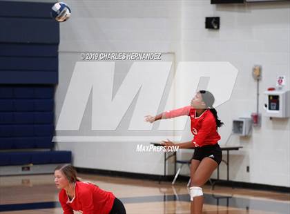 Thumbnail 2 in Splendora vs. Carthage (UIL 4A Regional Semifinal) photogallery.