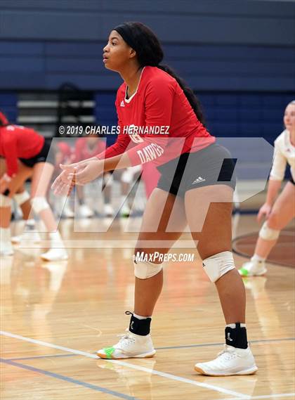 Thumbnail 2 in Splendora vs. Carthage (UIL 4A Regional Semifinal) photogallery.