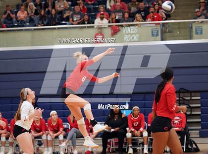 Thumbnail 2 in Splendora vs. Carthage (UIL 4A Regional Semifinal) photogallery.