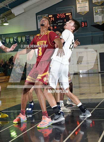 Thumbnail 3 in Liberty vs. Oak Ridge (Adidas Challenge) photogallery.