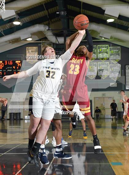 Thumbnail 3 in Liberty vs. Oak Ridge (Adidas Challenge) photogallery.