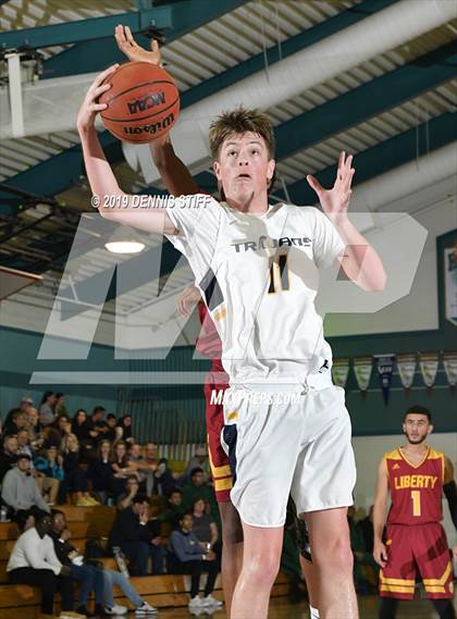 Thumbnail 2 in Liberty vs. Oak Ridge (Adidas Challenge) photogallery.