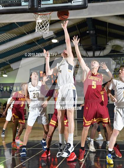Thumbnail 1 in Liberty vs. Oak Ridge (Adidas Challenge) photogallery.