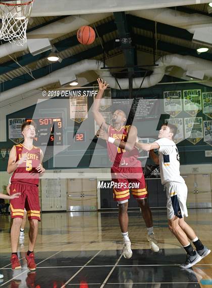 Thumbnail 3 in Liberty vs. Oak Ridge (Adidas Challenge) photogallery.