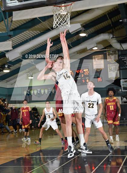 Thumbnail 2 in Liberty vs. Oak Ridge (Adidas Challenge) photogallery.