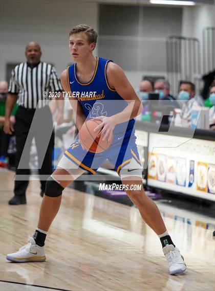 Thumbnail 3 in Cathedral vs. Homestead (Sneakers for Santa Shootout) photogallery.