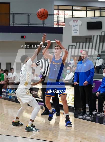 Thumbnail 2 in Cathedral vs. Homestead (Sneakers for Santa Shootout) photogallery.