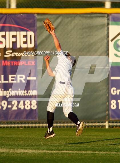 Thumbnail 2 in Paschal [R. L.] vs Keller (UIL 6A Bi-District Playoff Game 1) photogallery.