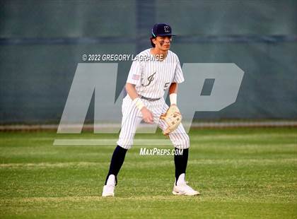 Thumbnail 1 in Paschal [R. L.] vs Keller (UIL 6A Bi-District Playoff Game 1) photogallery.