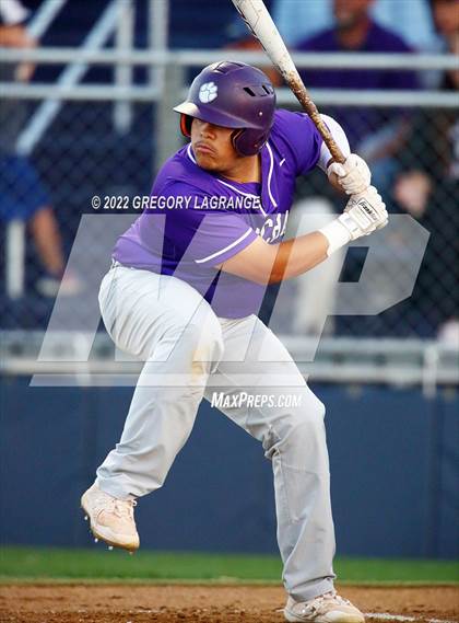 Thumbnail 3 in Paschal [R. L.] vs Keller (UIL 6A Bi-District Playoff Game 1) photogallery.