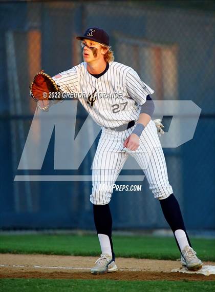 Thumbnail 1 in Paschal [R. L.] vs Keller (UIL 6A Bi-District Playoff Game 1) photogallery.