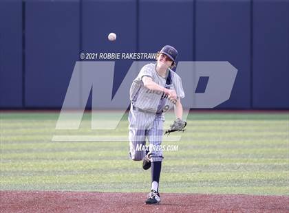 Thumbnail 2 in Southlake Carroll vs. Keller (UIL 6A Regional Finals Game 1) photogallery.