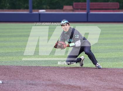 Thumbnail 1 in Southlake Carroll vs. Keller (UIL 6A Regional Finals Game 1) photogallery.