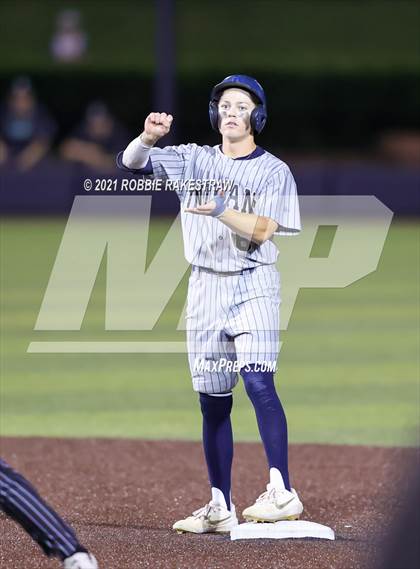 Thumbnail 1 in Southlake Carroll vs. Keller (UIL 6A Regional Finals Game 1) photogallery.