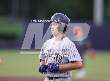 Thumbnail 2 in Southlake Carroll vs. Keller (UIL 6A Regional Finals Game 1) photogallery.