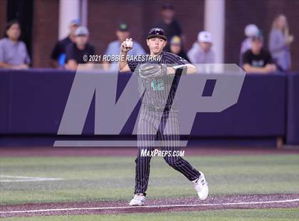 Thumbnail 2 in Southlake Carroll vs. Keller (UIL 6A Regional Finals Game 1) photogallery.