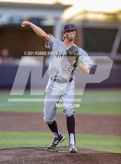 Thumbnail 3 in Southlake Carroll vs. Keller (UIL 6A Regional Finals Game 1) photogallery.