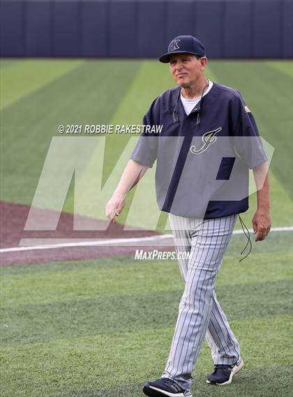 Thumbnail 1 in Southlake Carroll vs. Keller (UIL 6A Regional Finals Game 1) photogallery.