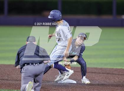 Thumbnail 2 in Southlake Carroll vs. Keller (UIL 6A Regional Finals Game 1) photogallery.