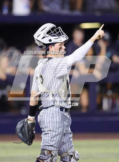 Thumbnail 2 in Southlake Carroll vs. Keller (UIL 6A Regional Finals Game 1) photogallery.