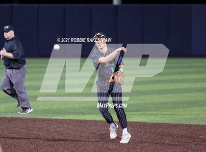 Thumbnail 3 in Southlake Carroll vs. Keller (UIL 6A Regional Finals Game 1) photogallery.