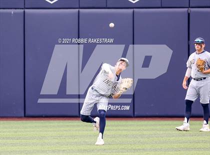 Thumbnail 2 in Southlake Carroll vs. Keller (UIL 6A Regional Finals Game 1) photogallery.