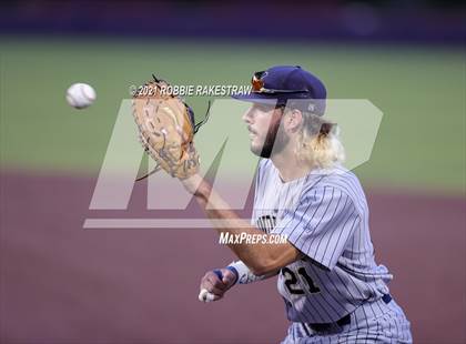 Thumbnail 2 in Southlake Carroll vs. Keller (UIL 6A Regional Finals Game 1) photogallery.