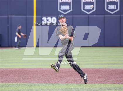 Thumbnail 2 in Southlake Carroll vs. Keller (UIL 6A Regional Finals Game 1) photogallery.