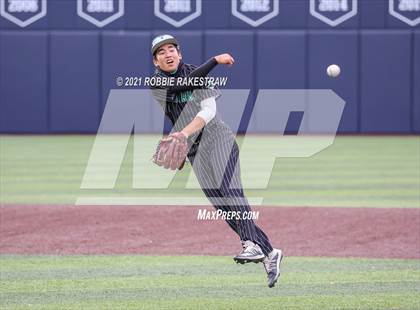 Thumbnail 3 in Southlake Carroll vs. Keller (UIL 6A Regional Finals Game 1) photogallery.