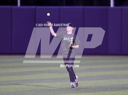 Thumbnail 1 in Southlake Carroll vs. Keller (UIL 6A Regional Finals Game 1) photogallery.