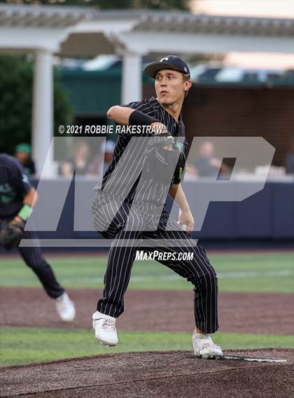 Thumbnail 1 in Southlake Carroll vs. Keller (UIL 6A Regional Finals Game 1) photogallery.