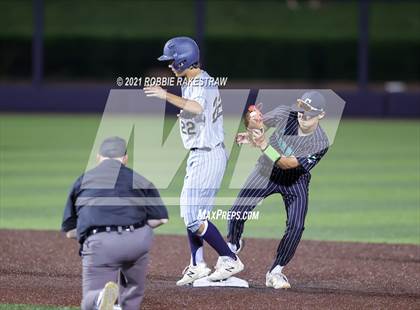 Thumbnail 3 in Southlake Carroll vs. Keller (UIL 6A Regional Finals Game 1) photogallery.
