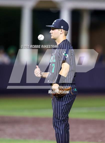 Thumbnail 2 in Southlake Carroll vs. Keller (UIL 6A Regional Finals Game 1) photogallery.