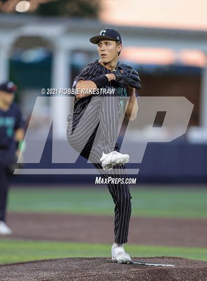 Thumbnail 3 in Southlake Carroll vs. Keller (UIL 6A Regional Finals Game 1) photogallery.